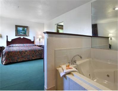 Howard Johnson Inn Nicholasville/Lexington Room photo